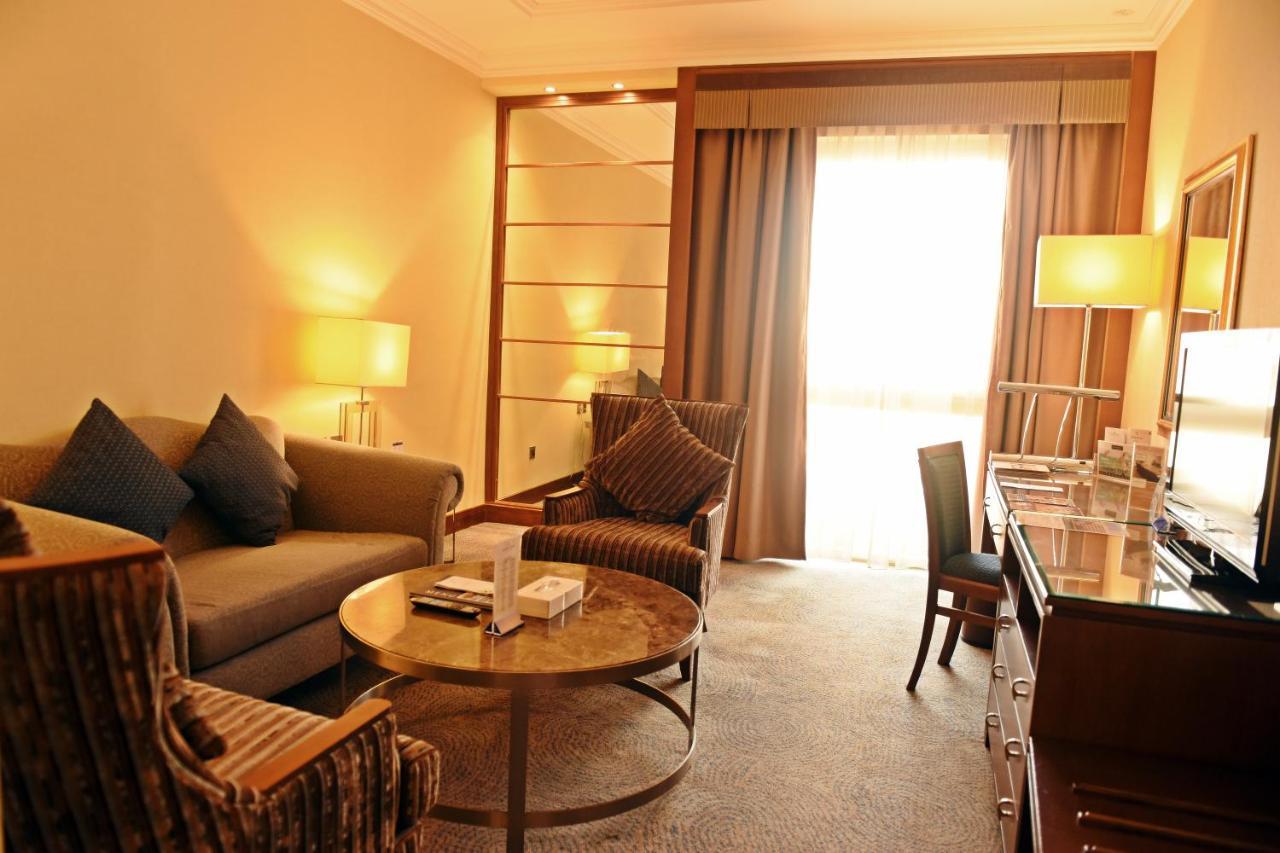 מלון מנאמה Golden Tulip Bahrain מראה חיצוני תמונה